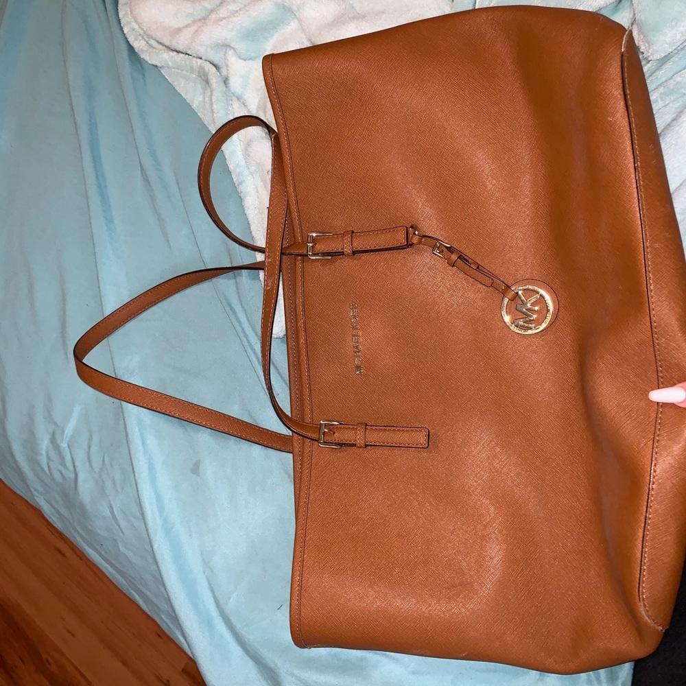 Michael Kors Jet Set Travel Large Top-Zip Tote